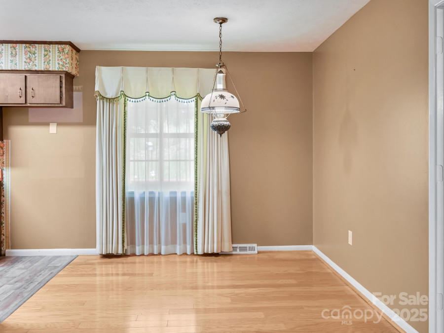 6 Westridge Ct Asheville, NC 28806