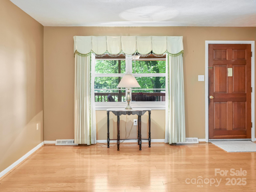 6 Westridge Ct Asheville, NC 28806