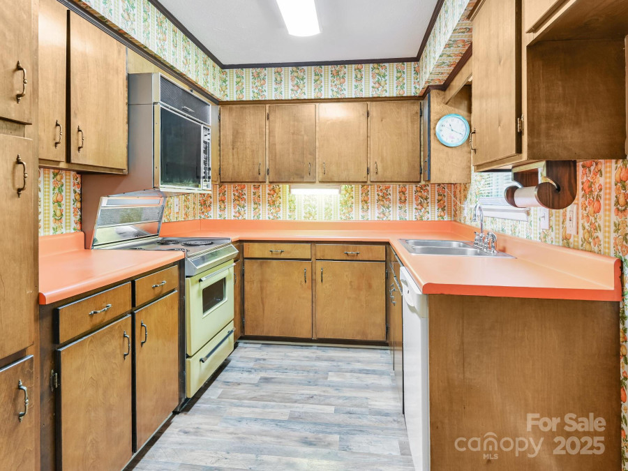 6 Westridge Ct Asheville, NC 28806