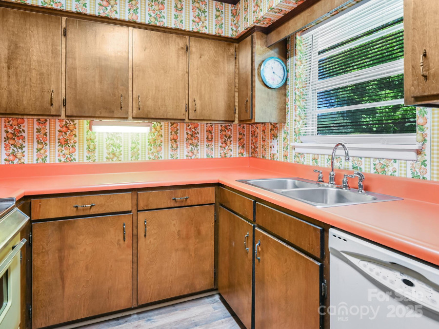 6 Westridge Ct Asheville, NC 28806