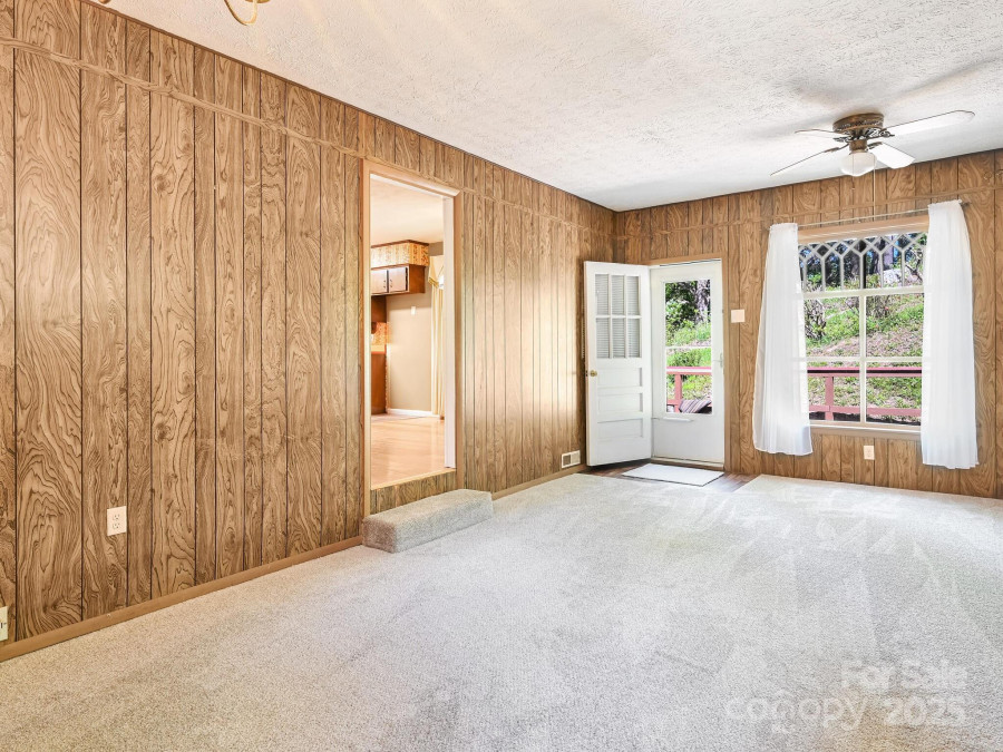 6 Westridge Ct Asheville, NC 28806