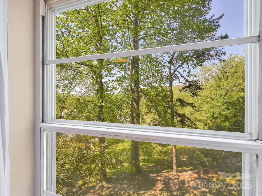 6 Westridge Ct Asheville, NC 28806