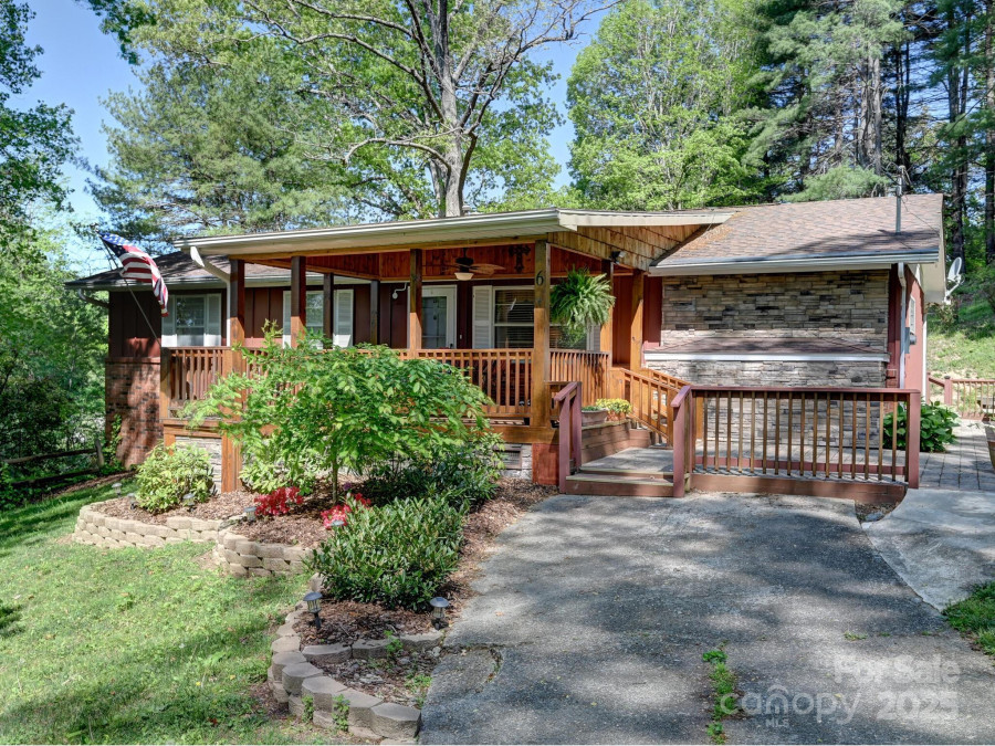 6 Westridge Ct Asheville, NC 28806