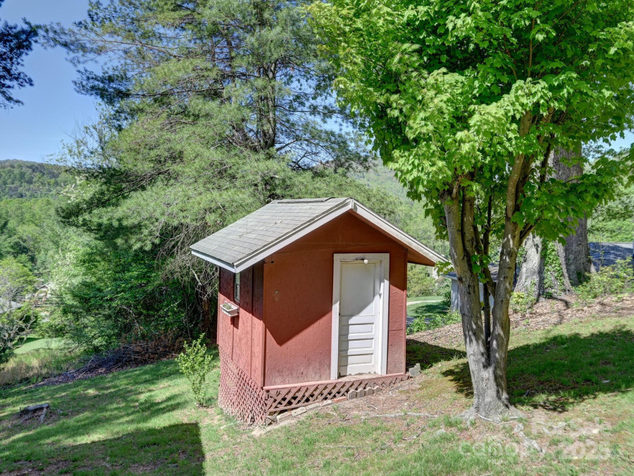 6 Westridge Ct Asheville, NC 28806