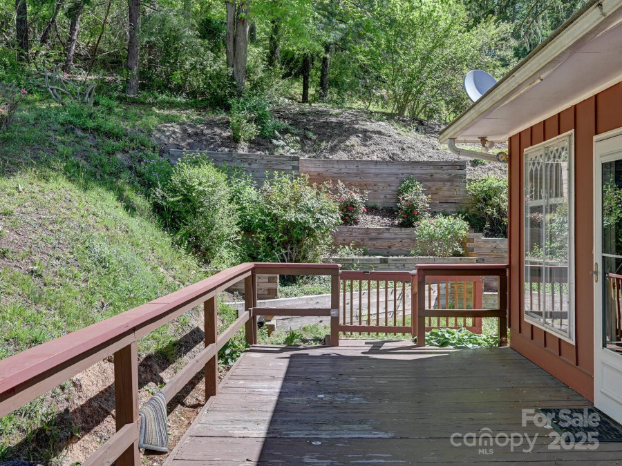 6 Westridge Ct Asheville, NC 28806
