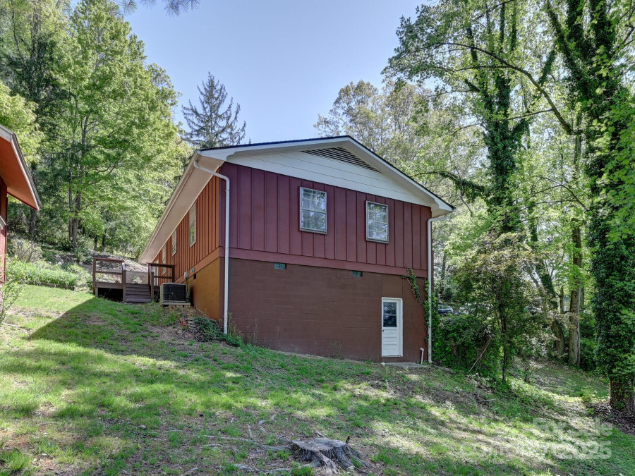 6 Westridge Ct Asheville, NC 28806