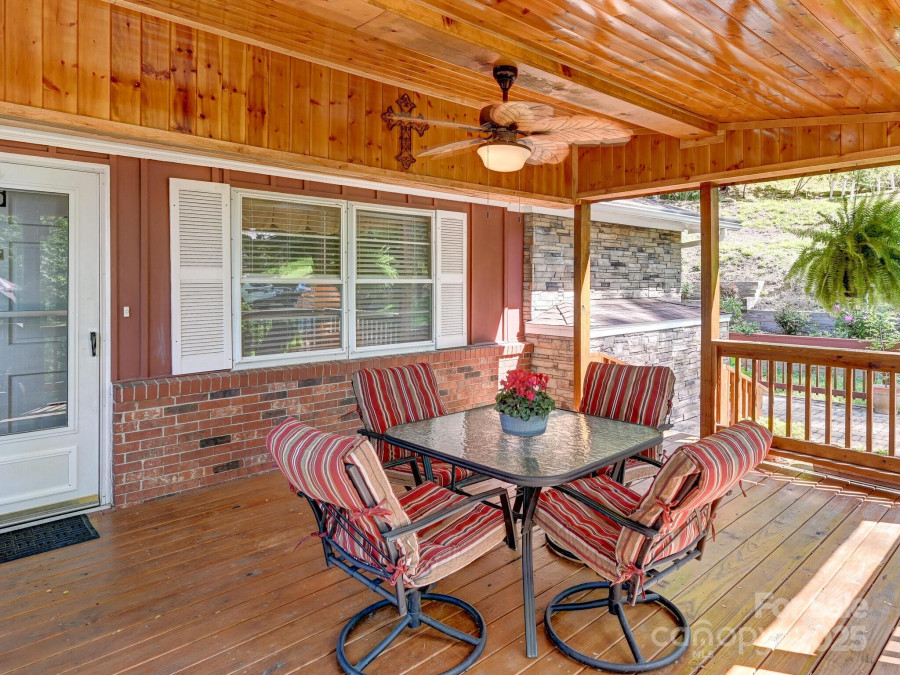 6 Westridge Ct Asheville, NC 28806