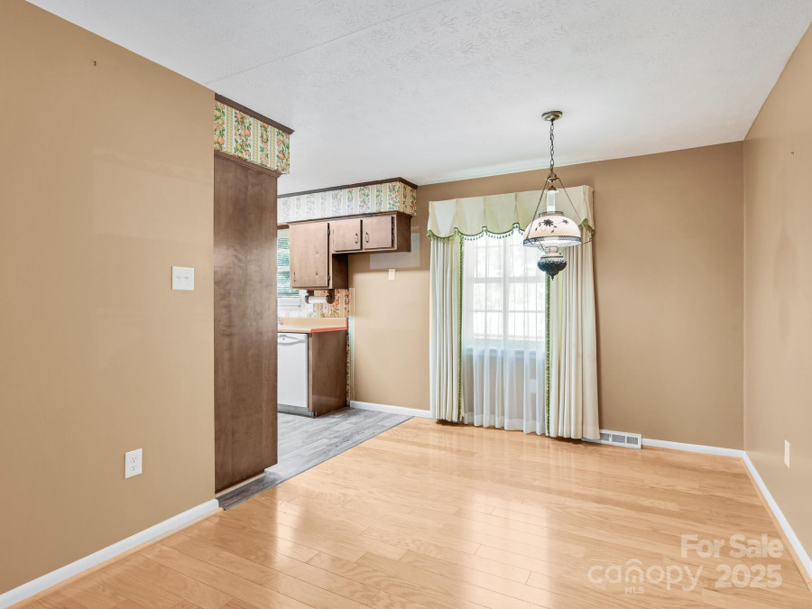 6 Westridge Ct Asheville, NC 28806