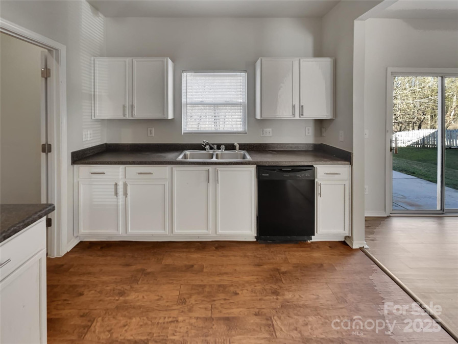 8353 Ainsworth St Charlotte, NC 28216