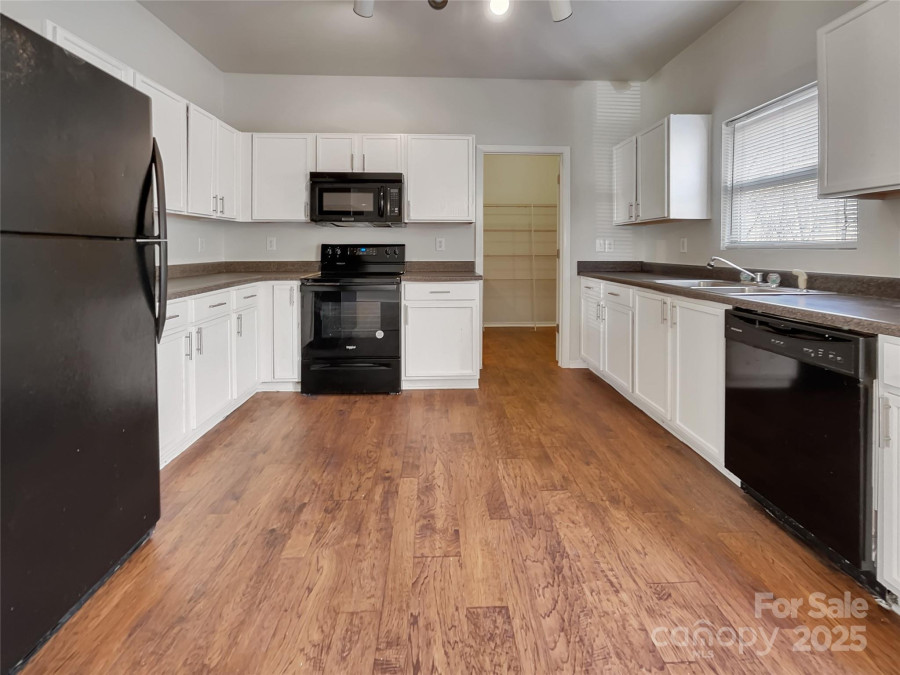 8353 Ainsworth St Charlotte, NC 28216