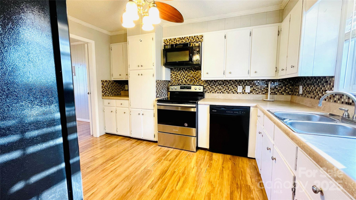 742 Aquadale Rd Albemarle, NC 28001