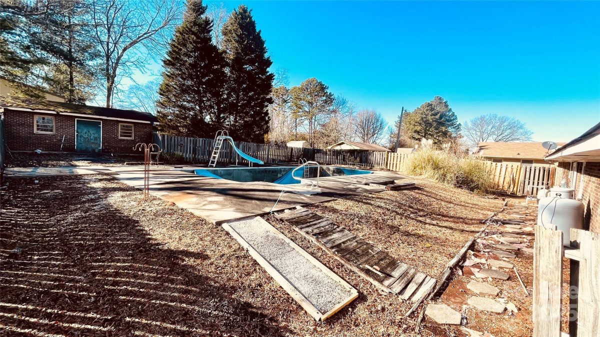 742 Aquadale Rd Albemarle, NC 28001