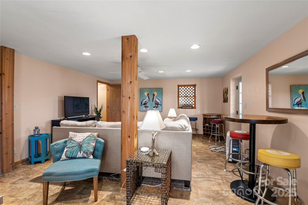 642 Mountainside Dr Waynesville, NC 28786
