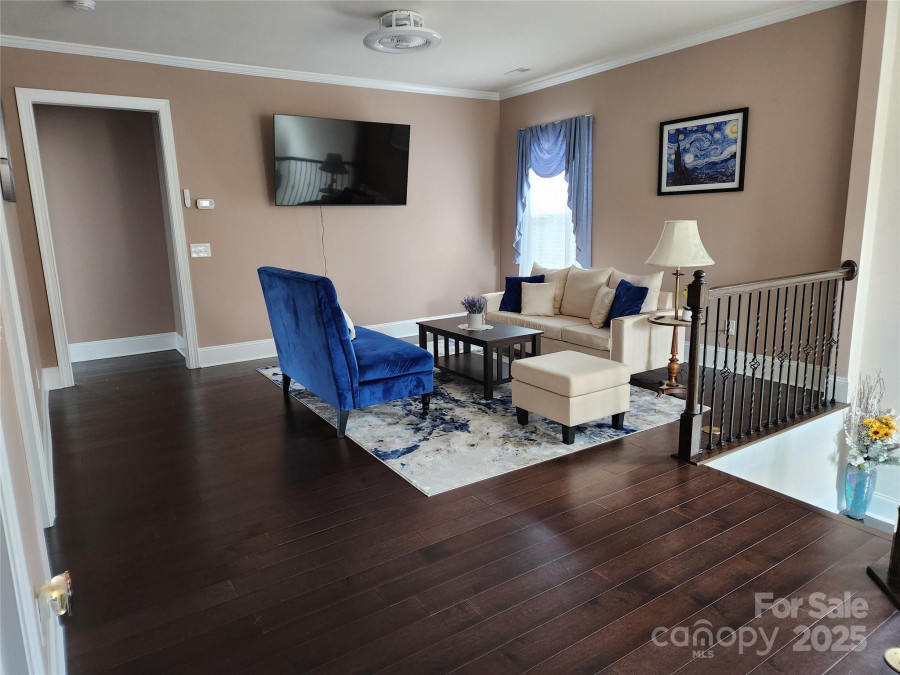 615 Bourton House Dr Charlotte, NC 28211