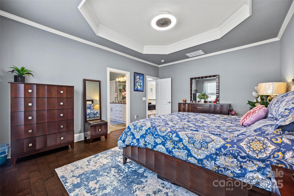 615 Bourton House Dr Charlotte, NC 28211