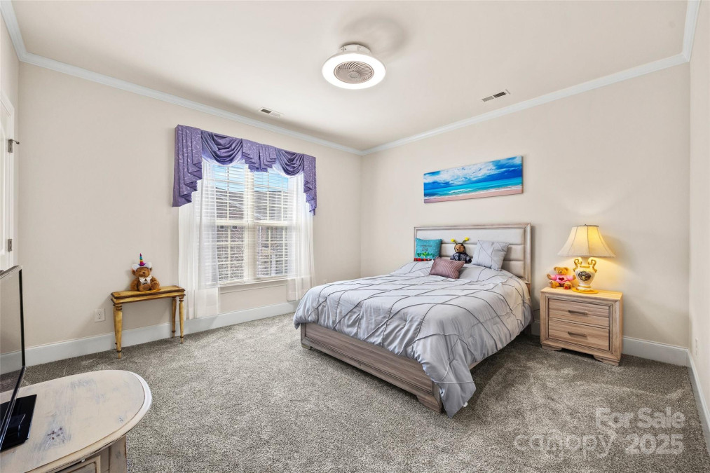 615 Bourton House Dr Charlotte, NC 28211
