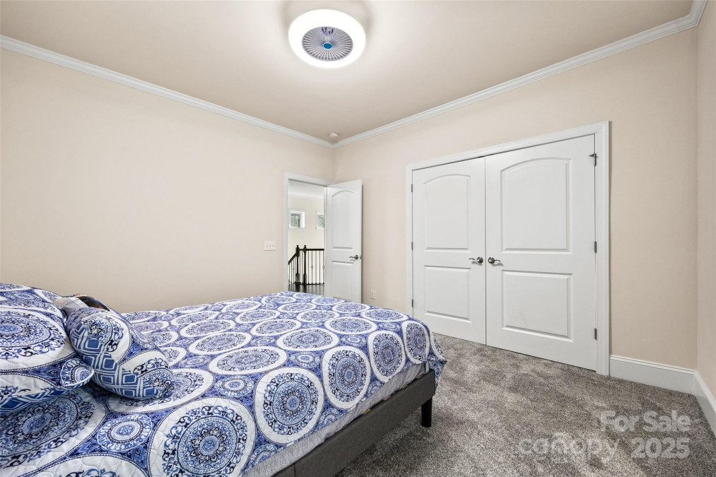 615 Bourton House Dr Charlotte, NC 28211