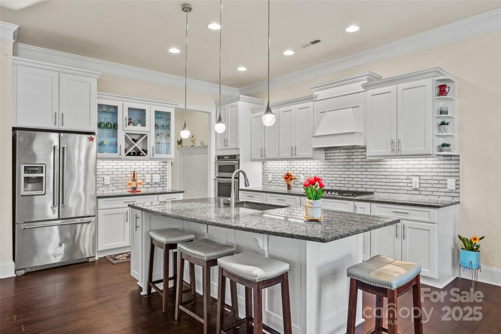 615 Bourton House Dr Charlotte, NC 28211