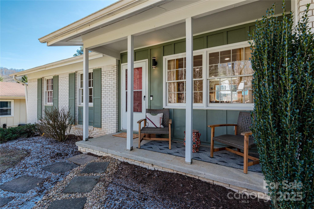 7 Brookcliff Dr Asheville, NC 28804