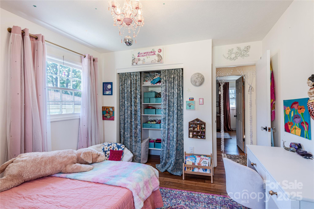 7 Brookcliff Dr Asheville, NC 28804