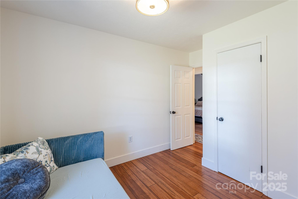 7 Brookcliff Dr Asheville, NC 28804