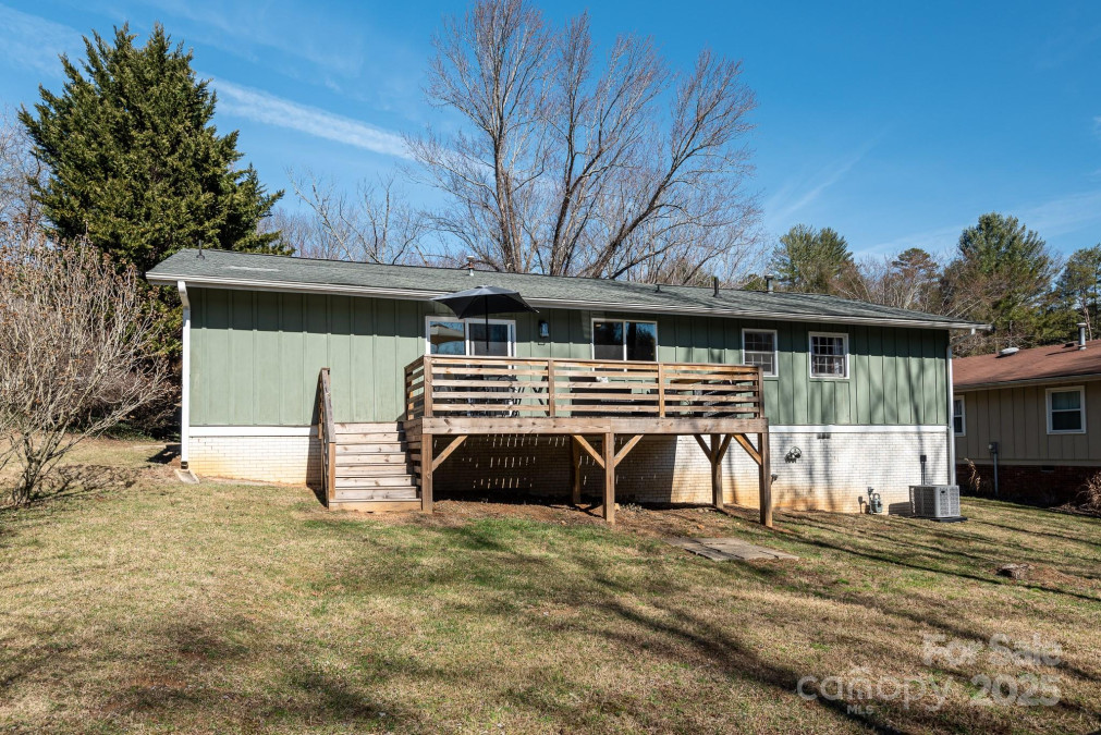 7 Brookcliff Dr Asheville, NC 28804