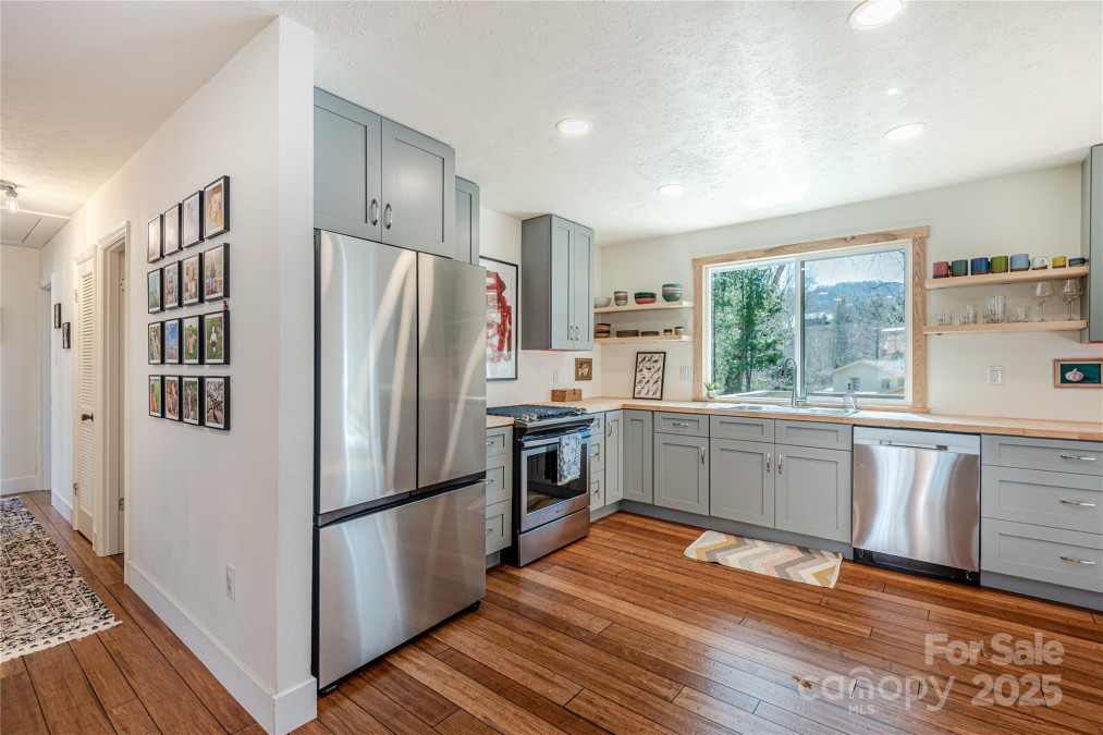 7 Brookcliff Dr Asheville, NC 28804