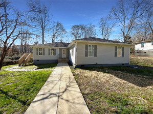 205 Mauney St Mount Holly, NC 28120