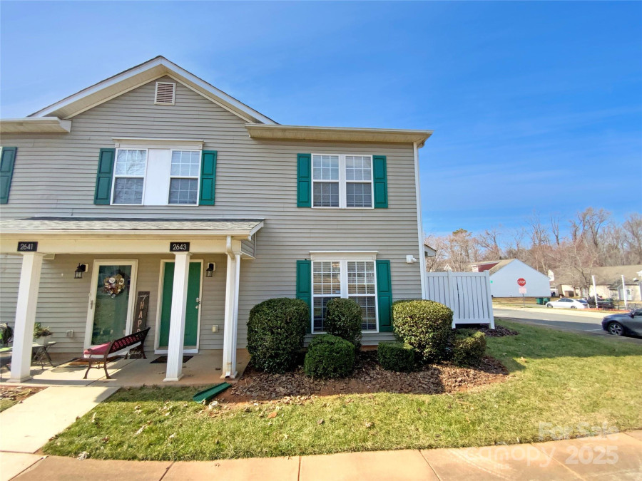 2643 Meadow Knoll Dr Charlotte, NC 28269