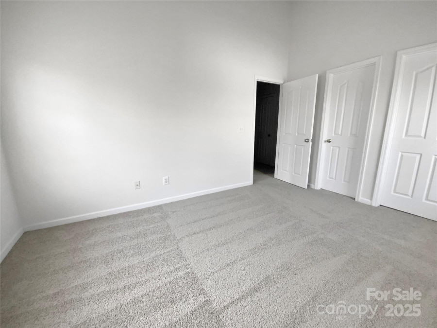 2643 Meadow Knoll Dr Charlotte, NC 28269