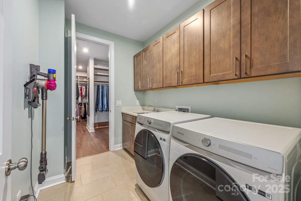 523 Meadow Ridge Dr Belmont, NC 28012