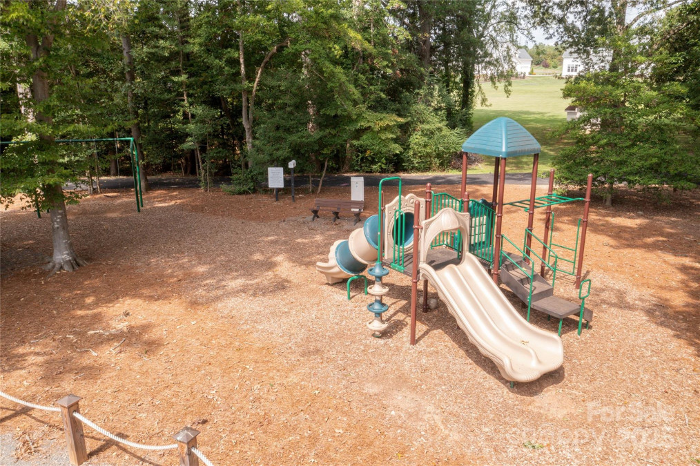 523 Meadow Ridge Dr Belmont, NC 28012