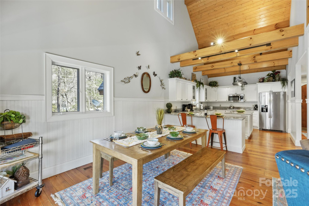 34 Red Cedar Ct Sapphire, NC 28774