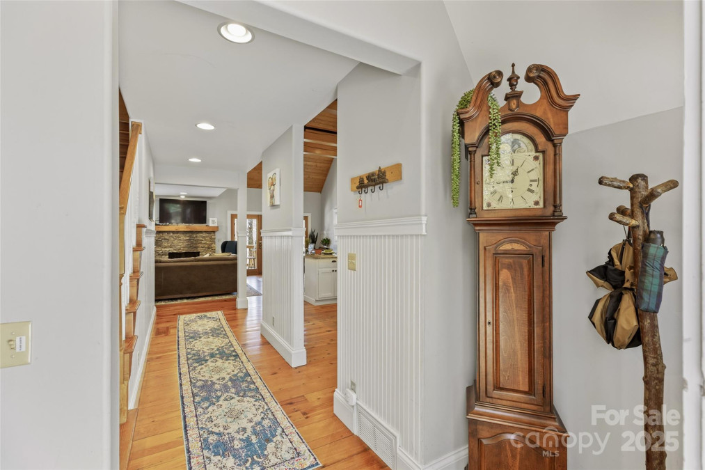 34 Red Cedar Ct Sapphire, NC 28774