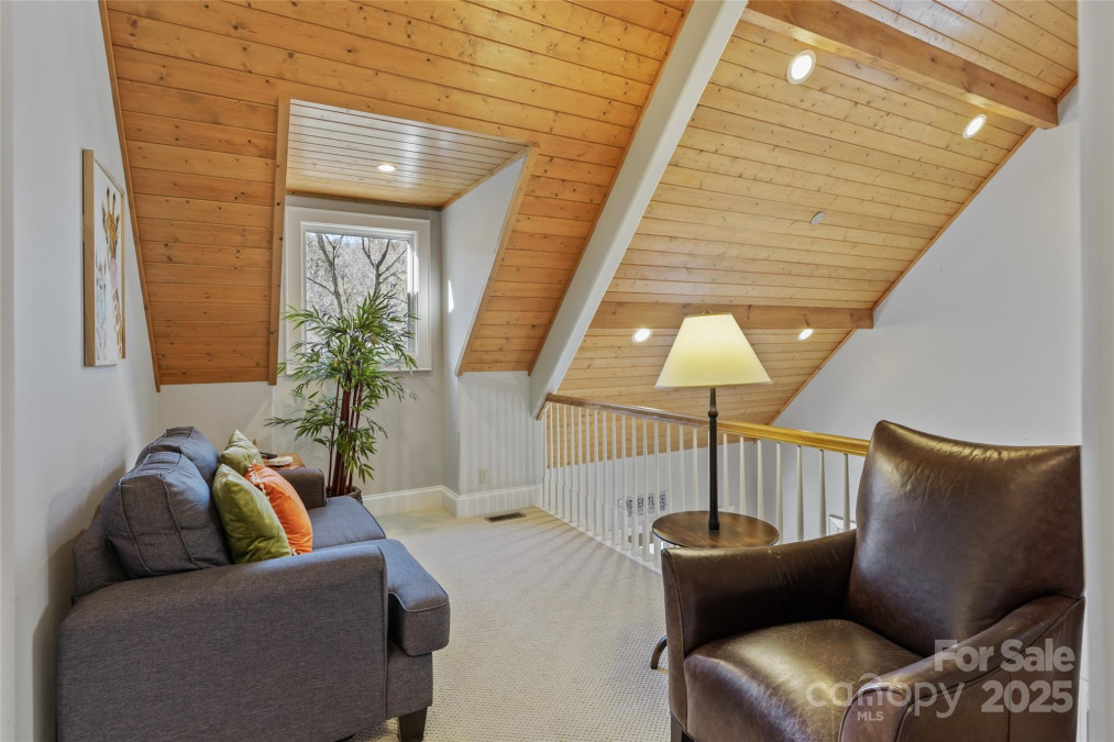 34 Red Cedar Ct Sapphire, NC 28774