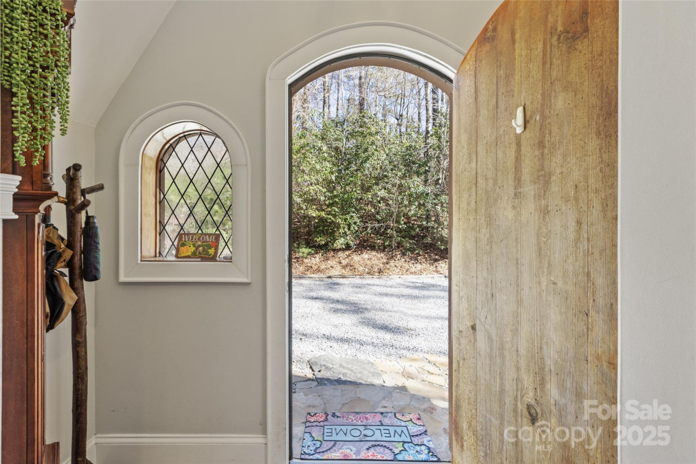 34 Red Cedar Ct Sapphire, NC 28774