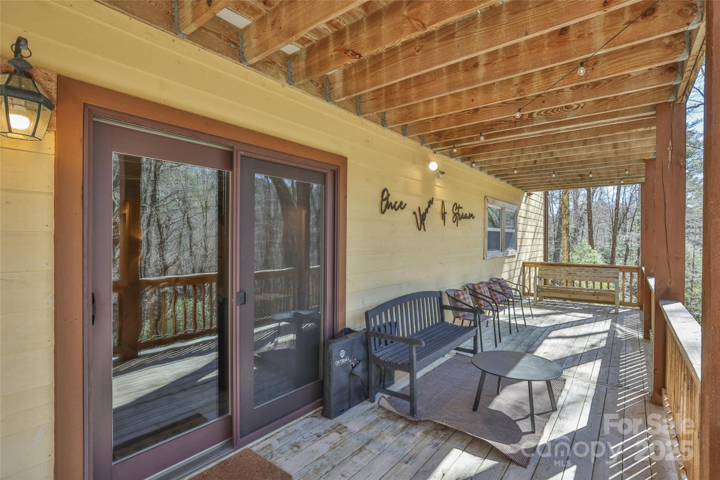 34 Red Cedar Ct Sapphire, NC 28774