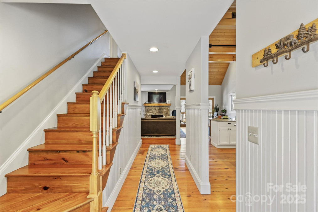 34 Red Cedar Ct Sapphire, NC 28774