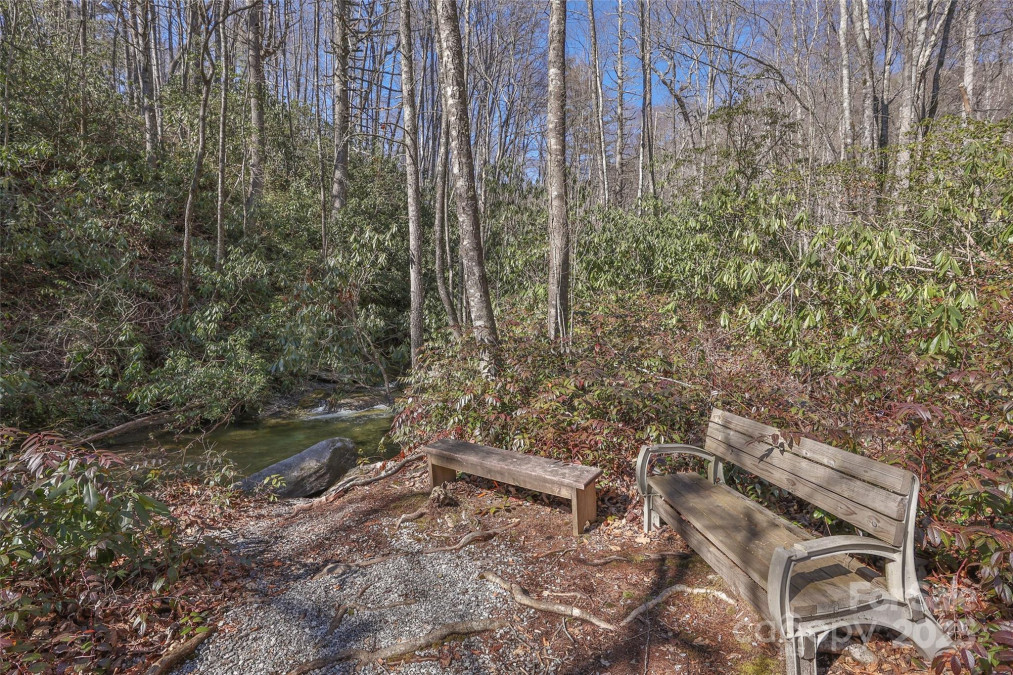 34 Red Cedar Ct Sapphire, NC 28774