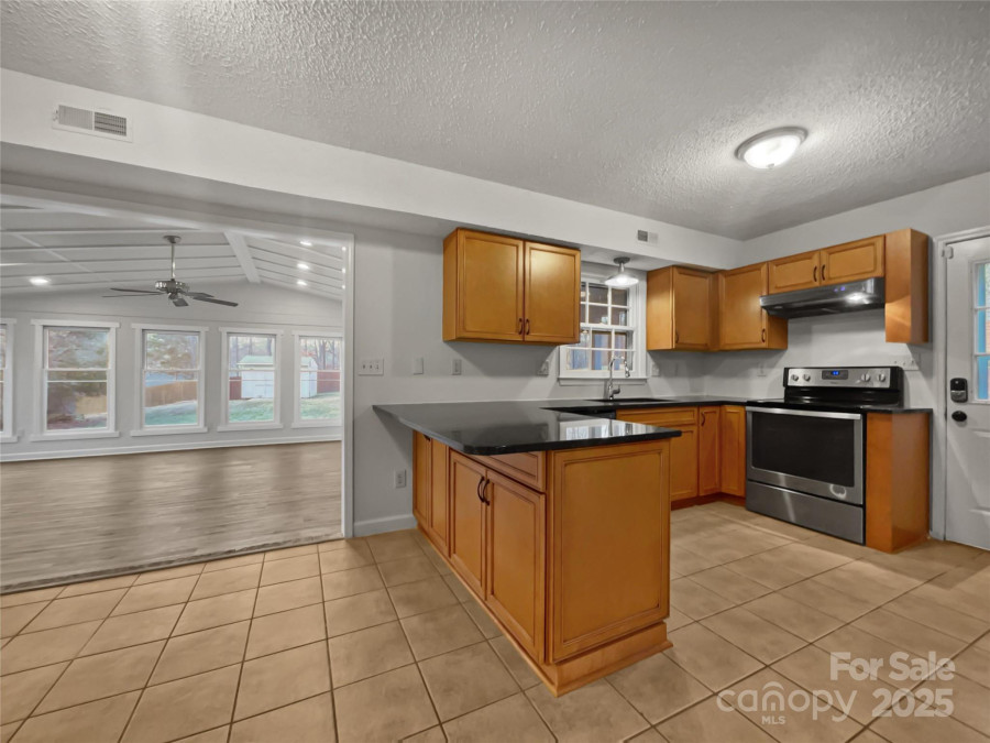 316 Epperstone Ln Matthews, NC 28105
