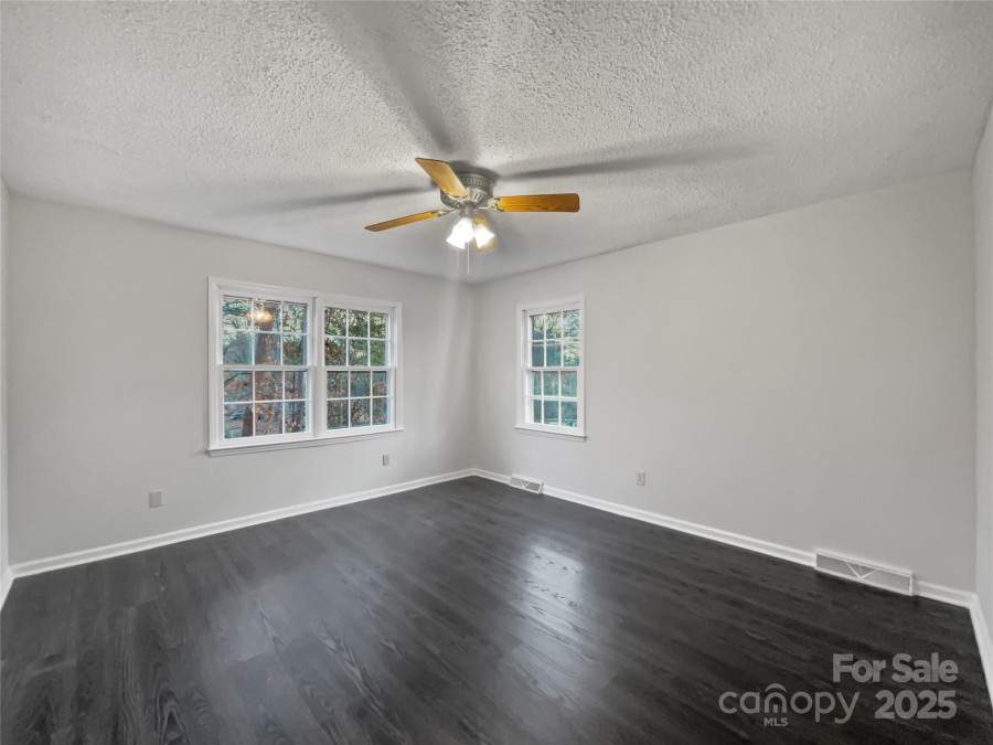 316 Epperstone Ln Matthews, NC 28105