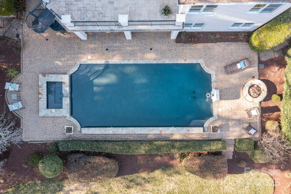18302 Town Harbour Rd Cornelius, NC 28031