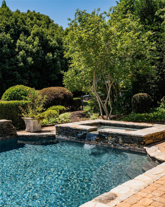 18302 Town Harbour Rd Cornelius, NC 28031