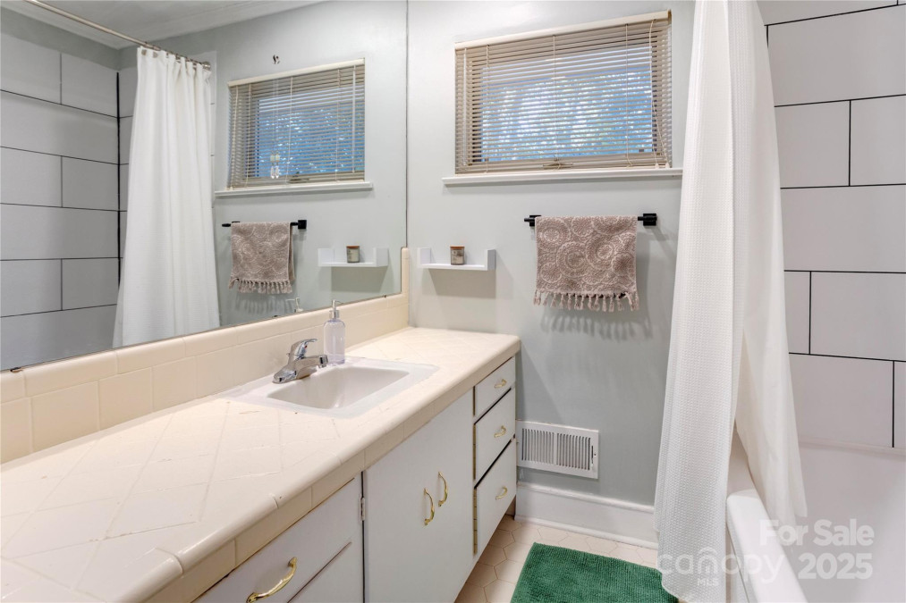 435 Caldwell Dr Concord, NC 28025