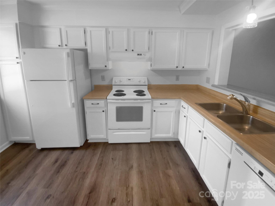 6108 Heath Ridge Ct Charlotte, NC 28210