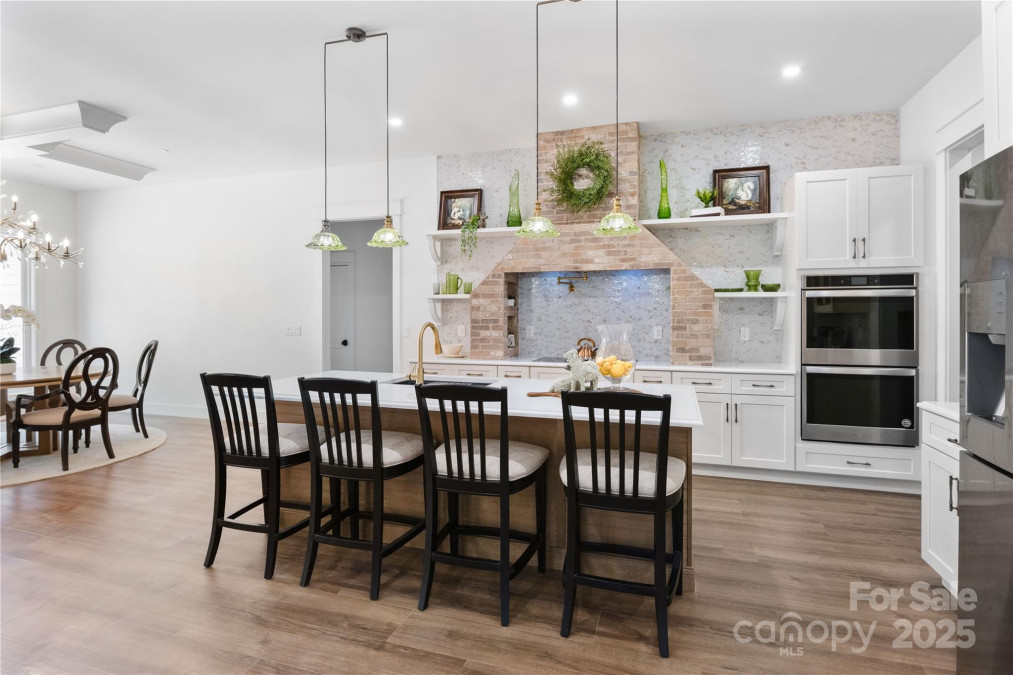 135 Westview Dr Hendersonville, NC 28791