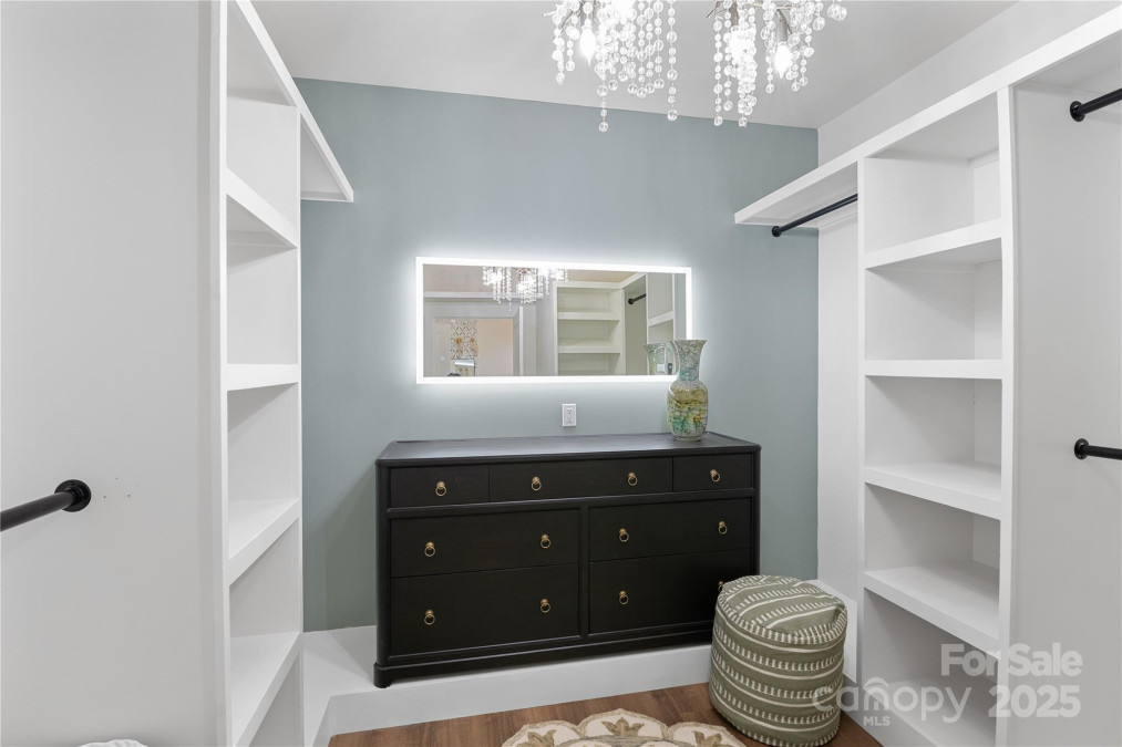 135 Westview Dr Hendersonville, NC 28791