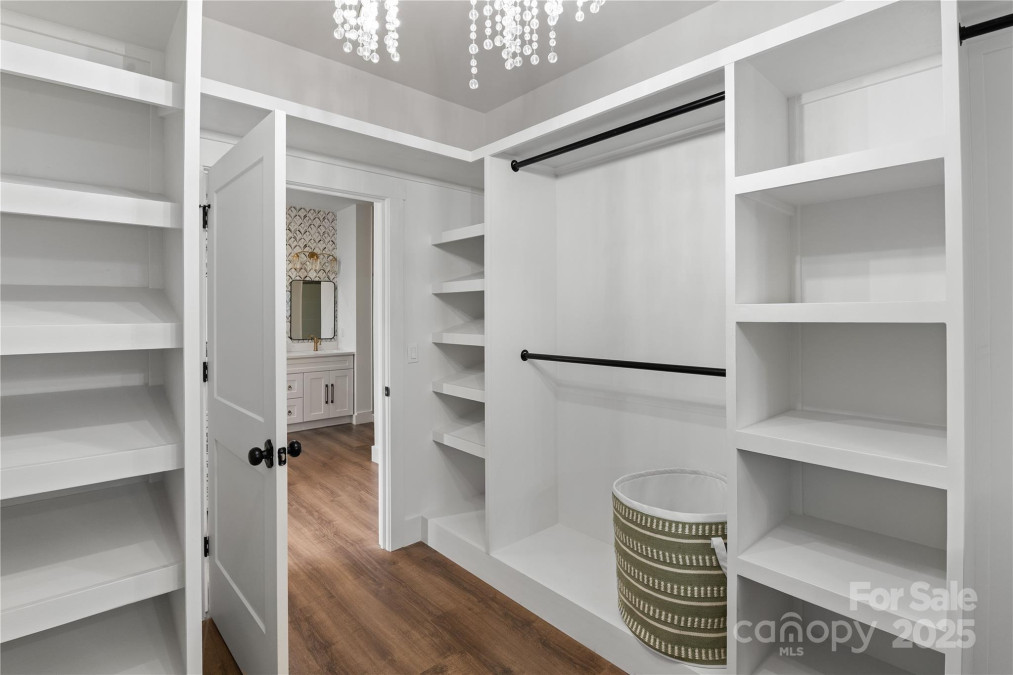 135 Westview Dr Hendersonville, NC 28791
