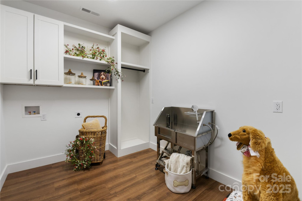 135 Westview Dr Hendersonville, NC 28791