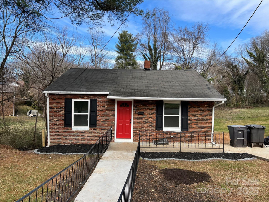 621 Sharpe St Statesville, NC 28677